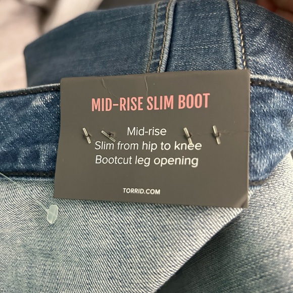 🍒 Torrid NWOT Mid Rise Slim Boot Vintage Stretch Jeans Size 22 - Picture 4 of 7